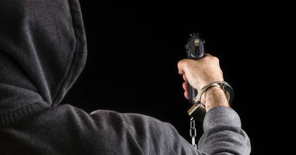 Gewapende overval op verenigingsgebouw in #Roosendaal mislukt, verdachte (32) aangehouden.