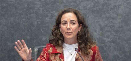 Halsema halveert straf voor cafés die coronaregels overtreden 