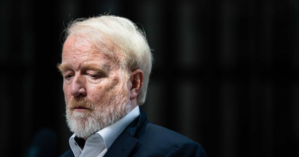 Hoe Jaap van Dissel zijn 'heldenstatus' verloor: van nationale reddingsboei naar kop van Jut ...