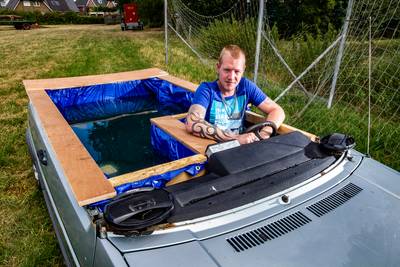 Heel Nederland praat over het rijdende zwembad van Danny