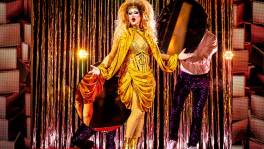 Wauw! Gouden queen toont wie ze is in prachtige performance