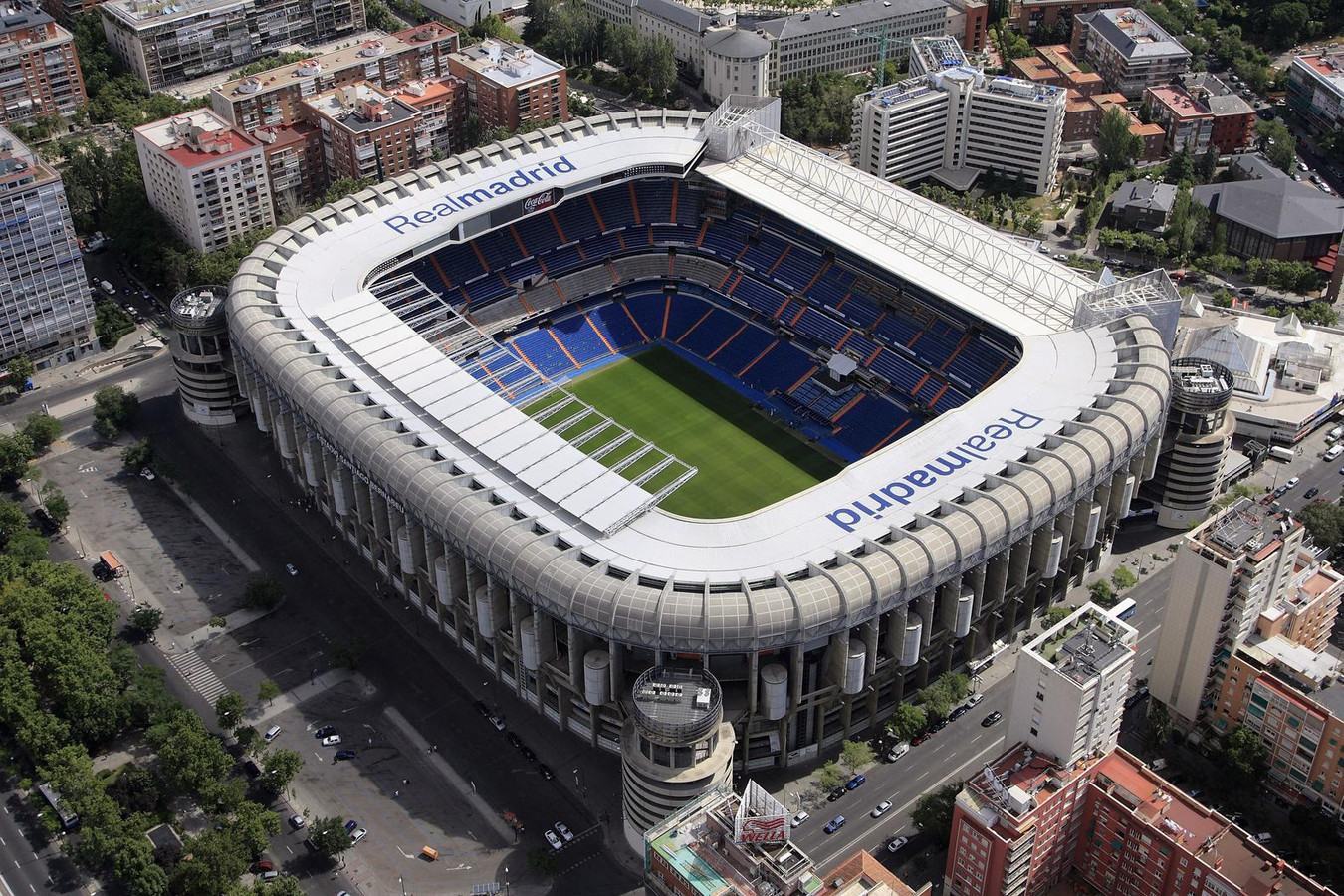 Real Madrid mag Bernabéu-stadion voor 400 miljoen euro ...