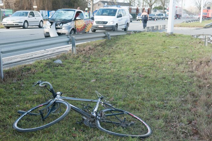 Fietser (88) verongelukt op weg naar vriendin | Zingem | hln.be