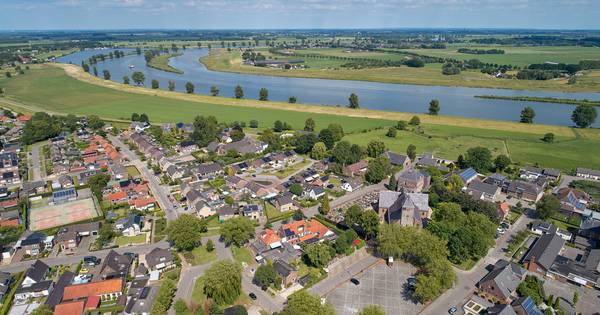 De Overkant: Pont als 'Love Boat' tussen Alphen en Lith - BD.nl