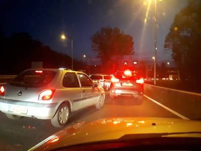 Fikse file op A12 van Duitse grens richting Arnhem door ongeluk