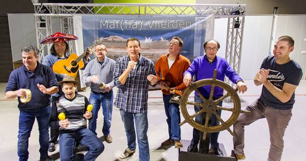 Mysterie in Vlierden: iedereen krijgt post van Theo en Marleen, maar niemand kent ze - BD.nl