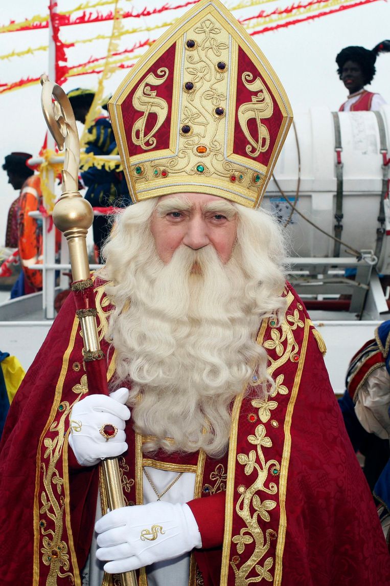 Sinterklaas Doet Feestelijke Intrede In Nat Antwerpen De Morgen