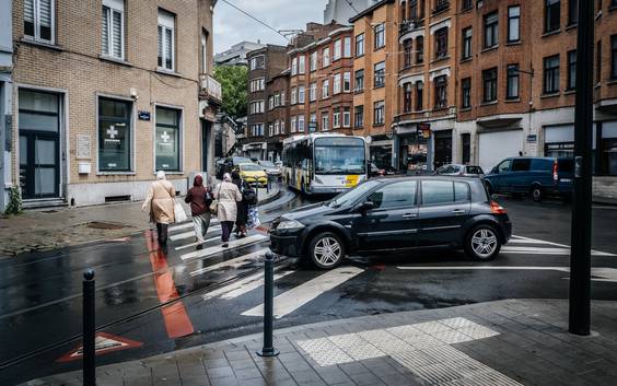 ‘Te veel chauffeurs zien straat als racebaan’: verontwaardiging in Schaarbeek na zoveelste ongeval met vluchtmisdrijf