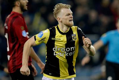 Billenknijpen bij Vitesse: maar crisis afgewend met benauwde zege op Willem II