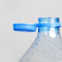 Aha: daarom zit de dop de frisdrankflesjes vast aan de fles