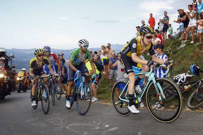 Kruijswijk kleurt finale op supersteile slotklim: 'Gaat elke dag beter'