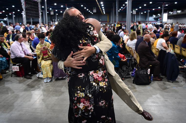 Tienduizenden Jehovas Getuigen In De Jaarbeurs God Eren