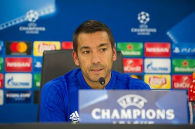 Van Bronckhorst looft Napoli: Ik kijk graag naar Mertens