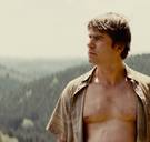 Poedelnaakte Kevin Janssens: bekijk de eerste trailer van ‘De Patrick’