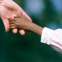 Monique (57): “Ik heb onvoldoende oog gehad voor het racisme waarmee mijn kinderen te maken hebben”
