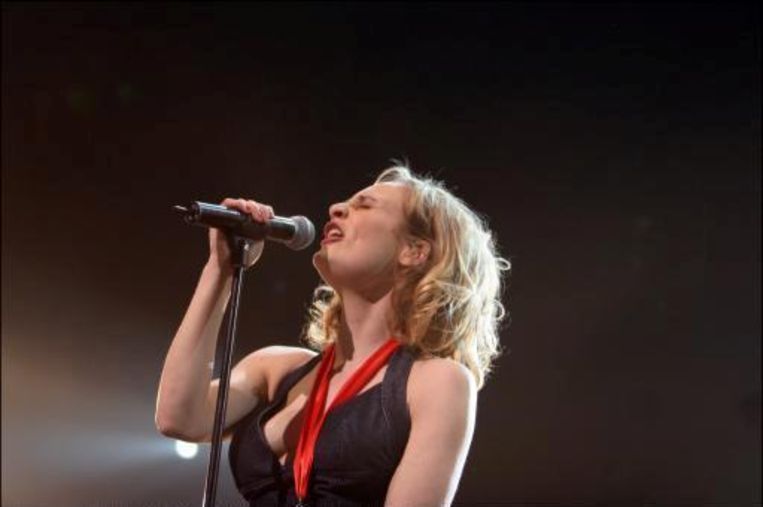 Zangeres Geike Arnaert verlaat Hooverphonic | De Morgen