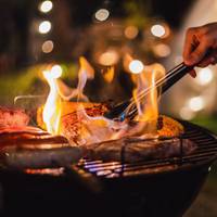 ‘Als je daarmee grilt, heb je zwart vlees’: de 10 beste barbecuetips voor zonnige dagen