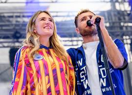Suzan showt babybuikje en Freek ontroert met woorden over vaderschap