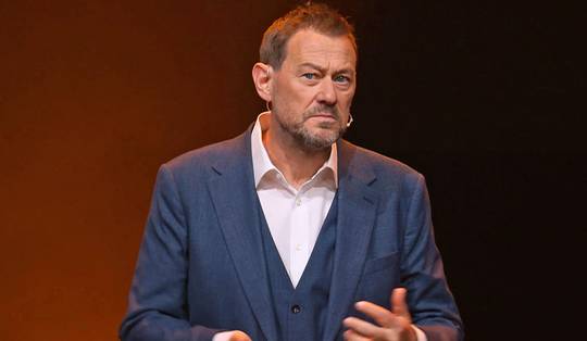 Grappen over influencers, woke en mannen die koken: Bart De Pauw weet waar zijn nieuwe kudde het liefst graast ★★☆☆☆
