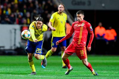 Ajax bevestigt komst Roemeense aanwinst Marin