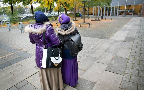 Algemeen hoofddoekverbod in Gemeenschapsonderwijs zwaar onder druk na beslissing rechter