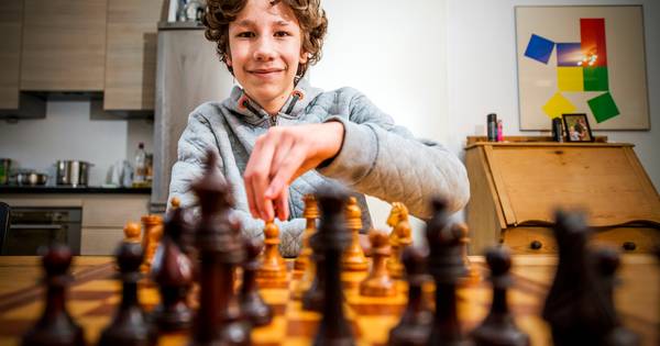 Meedoen om 'te knallen' bij Tata Chess Tournament - AD.nl