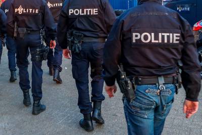 Moeder boos over geweld bij inval en aanhouding van zoon (27): ‘Oproep in een brief had ook gekund’