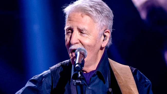 Robin gaat er als echte rocker voor met 'Human'