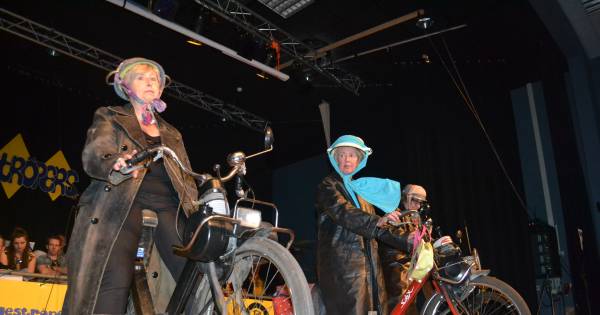 Reekse pronkzitting vol kolder en humor | Oss eo - BD.nl