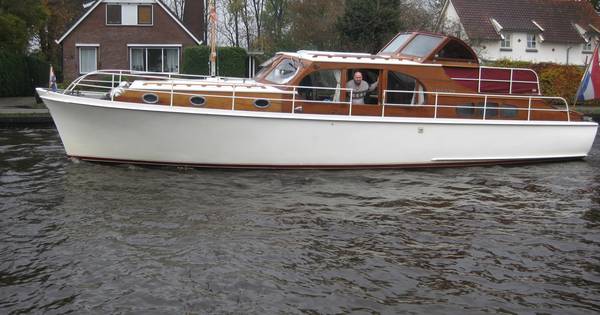 Radewijks paar met 'Flamingo' bij koningsvaart | Hardenberg - De Stentor