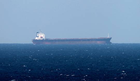 Onduidelijkheid over opening Straat van Hormuz omdat Trump vasthoudt aan Amerikaanse blokkade: ook grote rederijen wachten nog af