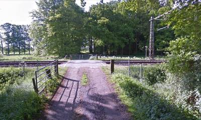 Oude boerderij Biljoen in Velp wordt kantoor, spoorovergang gaat dicht