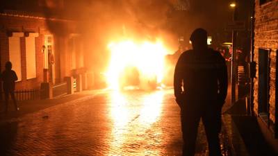 Opnieuw auto's in brand gestoken in Veen