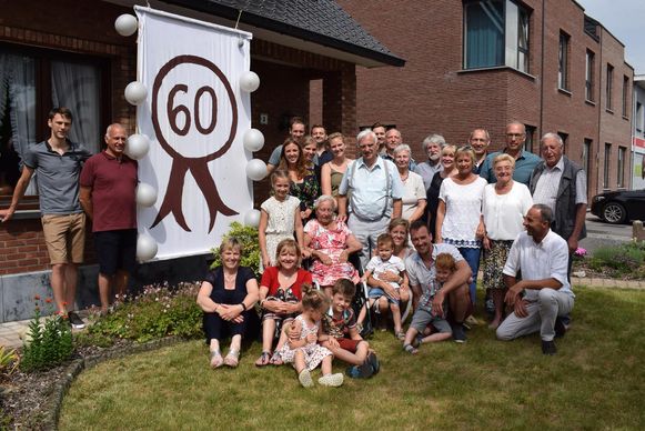 Familie Viert Diamanten Bruiloft Van Eugene 83 En Helene 82