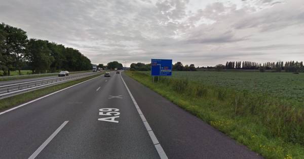 Man uit Roosendaal steekt A59 over op zoek naar benzine en wordt aangereden - BN DeStem
