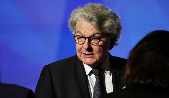 VS leggen inreisverbod op aan vijf Europeanen die techbedrijven reguleren • Kritiek van Rusland en China op druk van VS op Venezuela