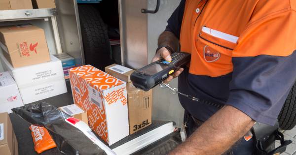 FNV: Uurloon postbezorgers moet met 1 euro omhoog | Economie - Eindhovens Dagblad