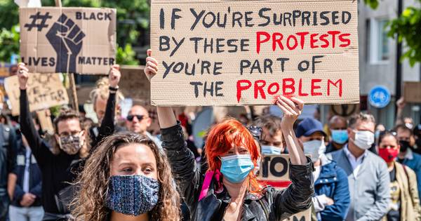 Brabants nieuws van zaterdag | Demonstraties tegen racisme in Tilburg en Eindhoven - Duizenden nerts