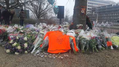 DESTO houdt bij elk duel minuut stilte ter nagedachtenis aan jeugdtrainer Rinke