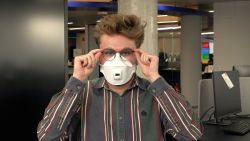 Bril én mondmasker: zo vermijd je aangedampte brilglazen