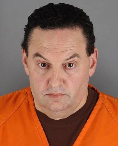 Amerikaan aangeklaagd voor moord uit 1993 nadat hij vorige maand servet weggooide