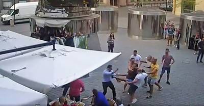 Onderzoek naar tweede incident Praag: 'man kneep vrouw in borsten'