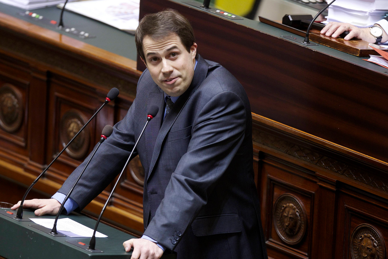 Wie is fulltime relschopper Laurent Louis? Foto hln.be