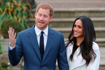 Prins Harry en verloofde Meghan poseren uitgebreid voor media
