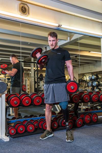 Mike ging vrienden uitzwaaien maar kwam onder de trein: ‘Ik ben nu een beter persoon’
