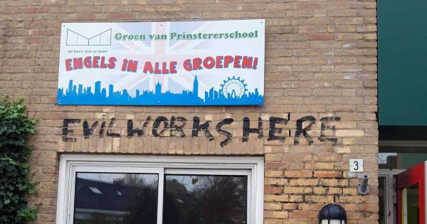 De politie heeft een 69-jarige man aangehouden voor het meerdere keren bekladden van de gereformeerde Groen van Prinstererschool in Bunschoten.