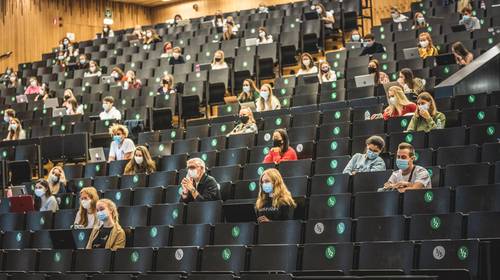 Universiteiten en hogescholen trappen vreemdste academiejaar ooit af