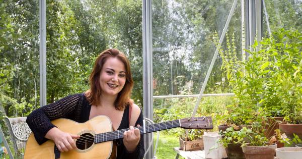 Hedelse Loren Nine toert met Caro Emerald in Engeland