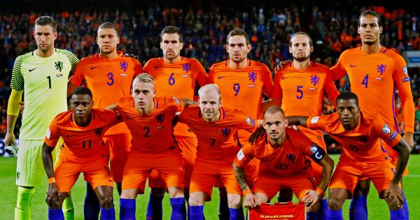 Wat Is Er Nog Over Van Het Nederlands Elftal Dat Met 4 1 Van Wit Rusland Won Nederlands Voetbal Destentor Nl