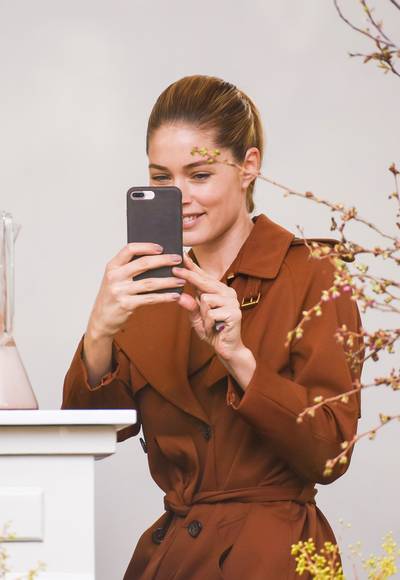 Doutzen nodigt iedereen uit in Toronto en Derksen haat Giel nog steeds